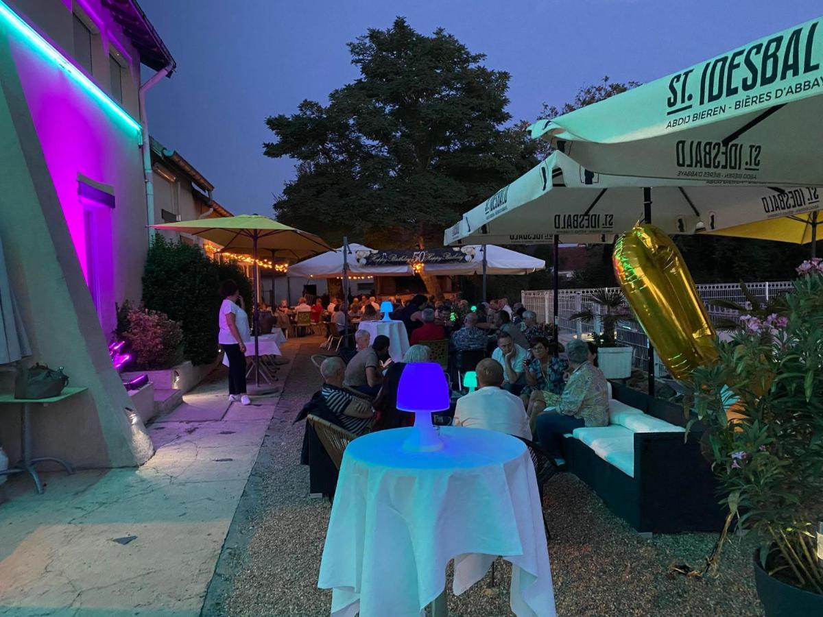 La Promenade Hotel Coings Kültér fotó